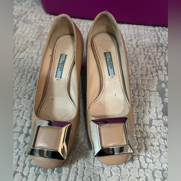Prada Beige women’s  Leather Heels with silver buckle Accent - Picture 1 of 5